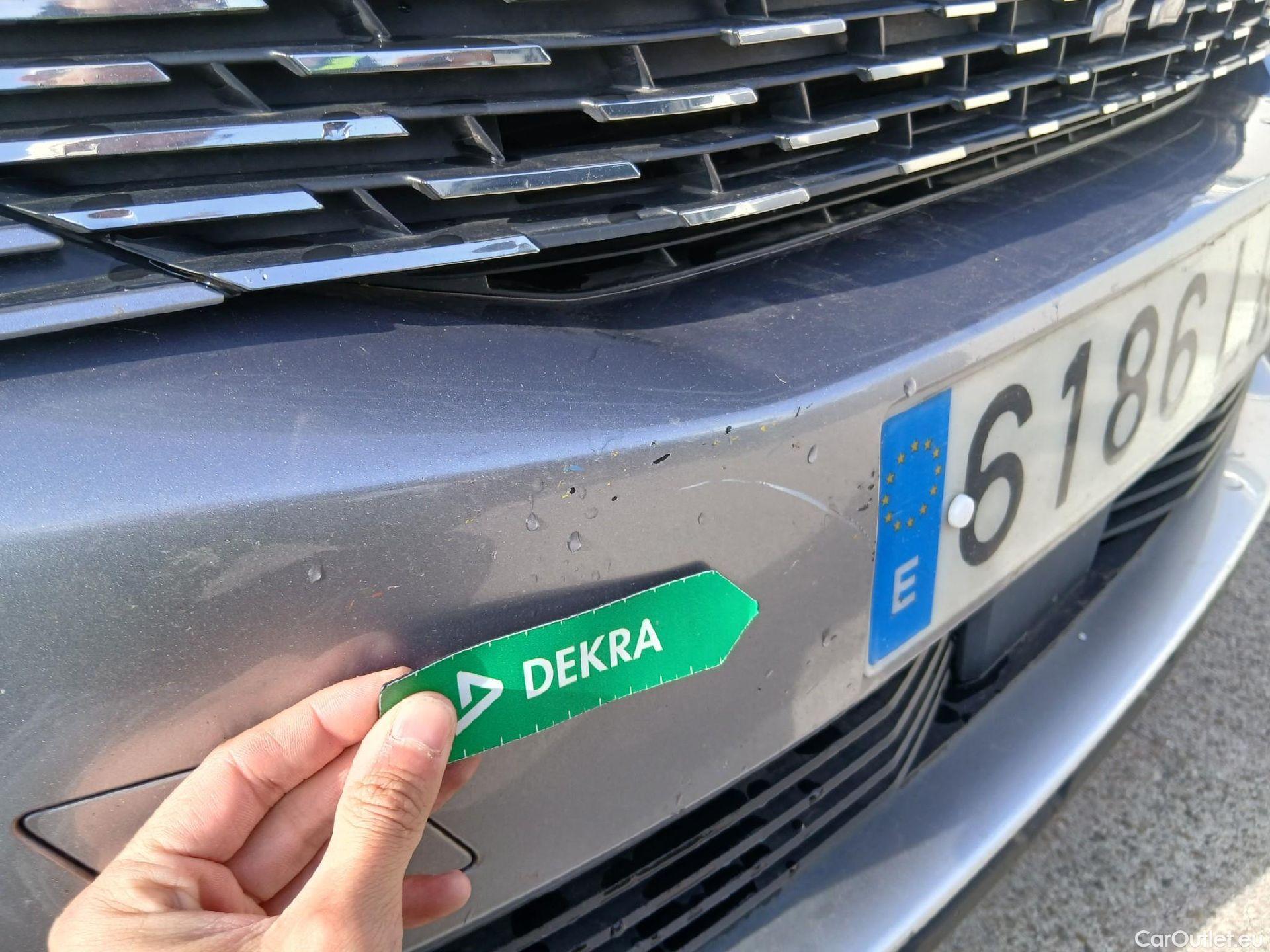  Peugeot  3008 PEUGEOT  Hybrid / 2020 / 5P / todoterreno 300 e-EAT8 Allure Pack #7