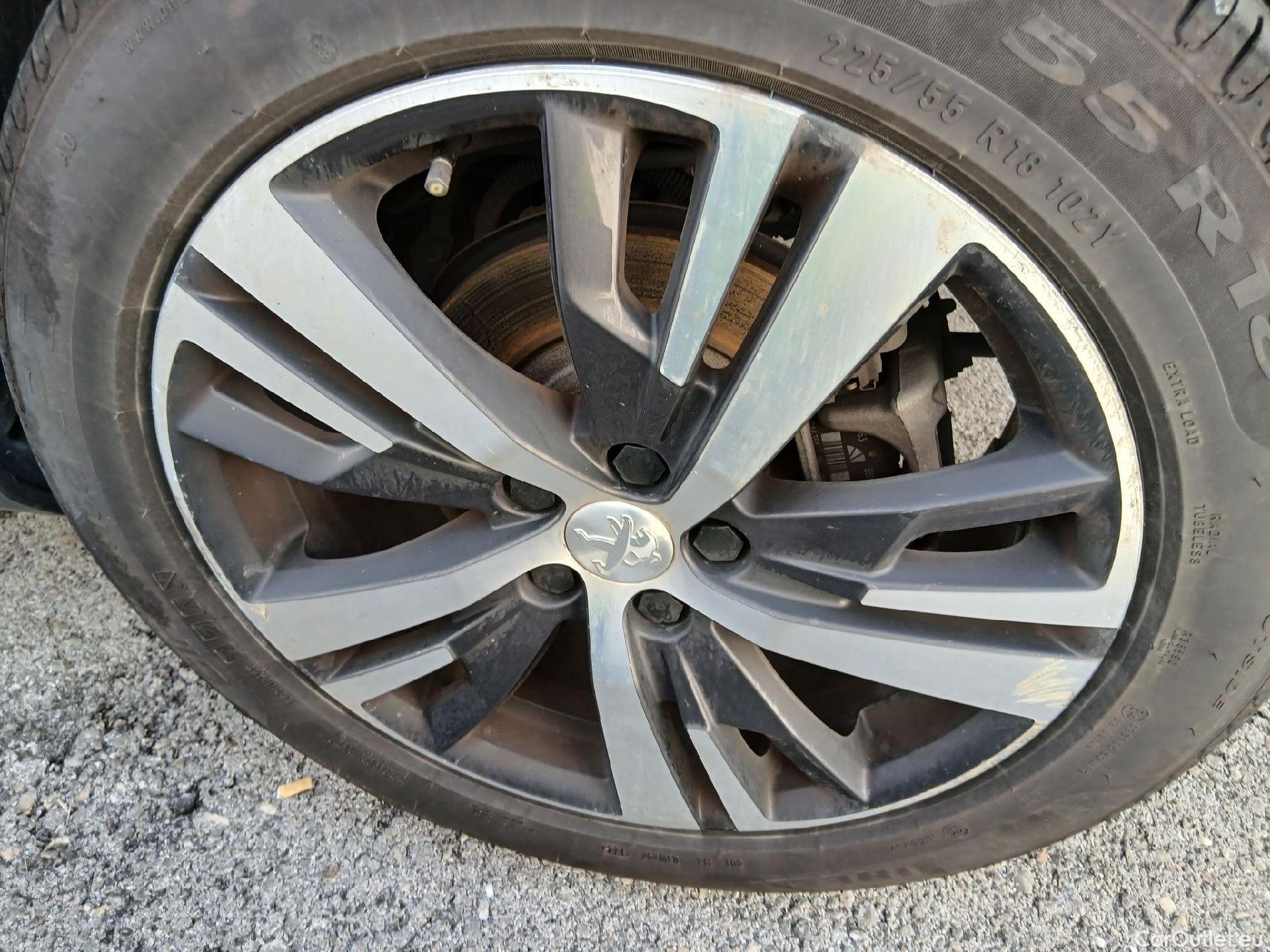  Peugeot  3008 PEUGEOT  Hybrid / 2020 / 5P / todoterreno 300 e-EAT8 Allure Pack #18