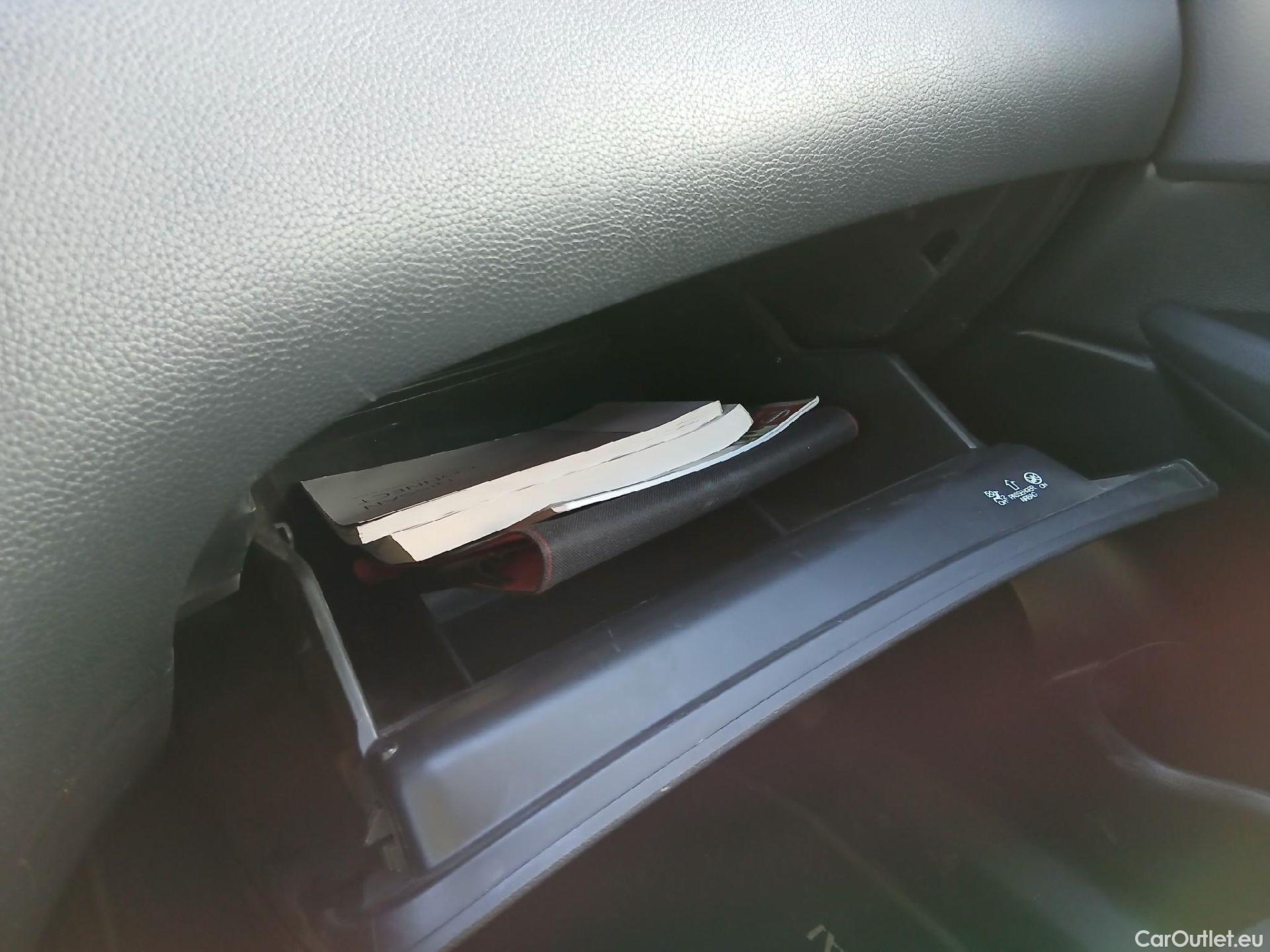  Nissan  Qashqai NISSAN  / 2017 / 5P / todoterreno dCi 85 kW (115 CV) E6D DCT N-CONNECTA #2