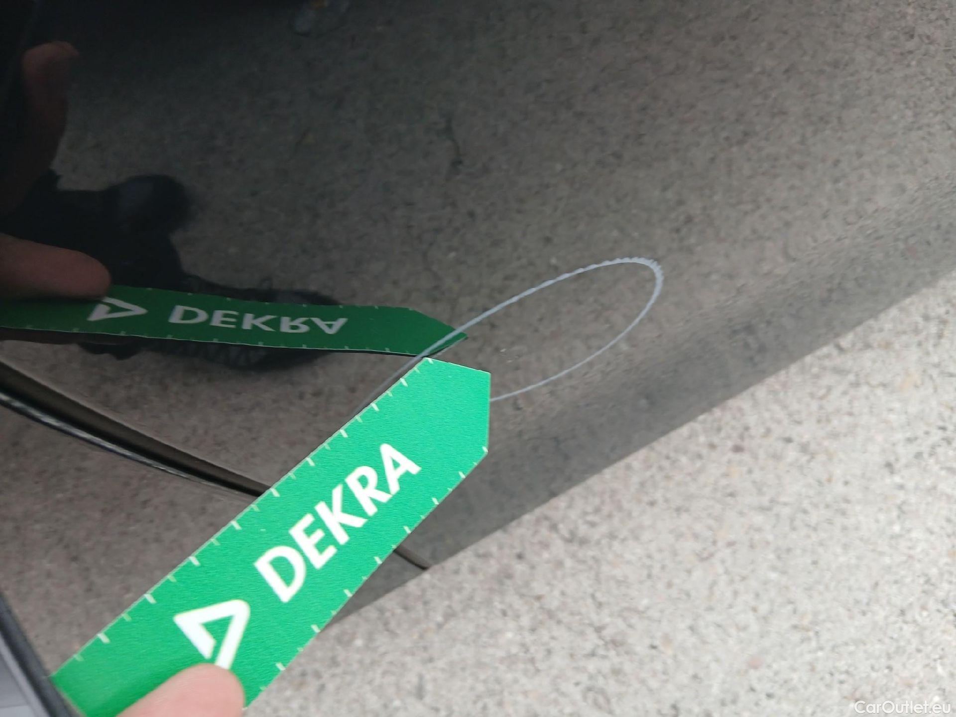  Volkswagen  Golf  VOLKSWAGEN / 2020 / 5P / berlina con portón 2.0 TDI 85kW (115CV) #16