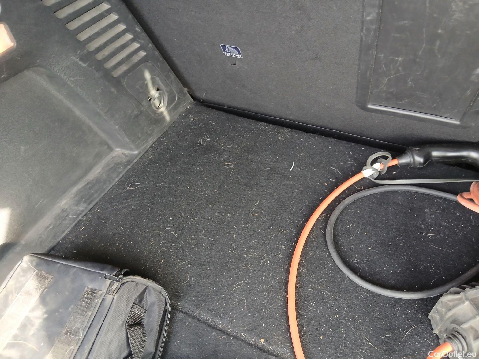  Peugeot  3008 PEUGEOT  Hybrid / 2020 / 5P / todoterreno 300 e-EAT8 Allure Pack #5