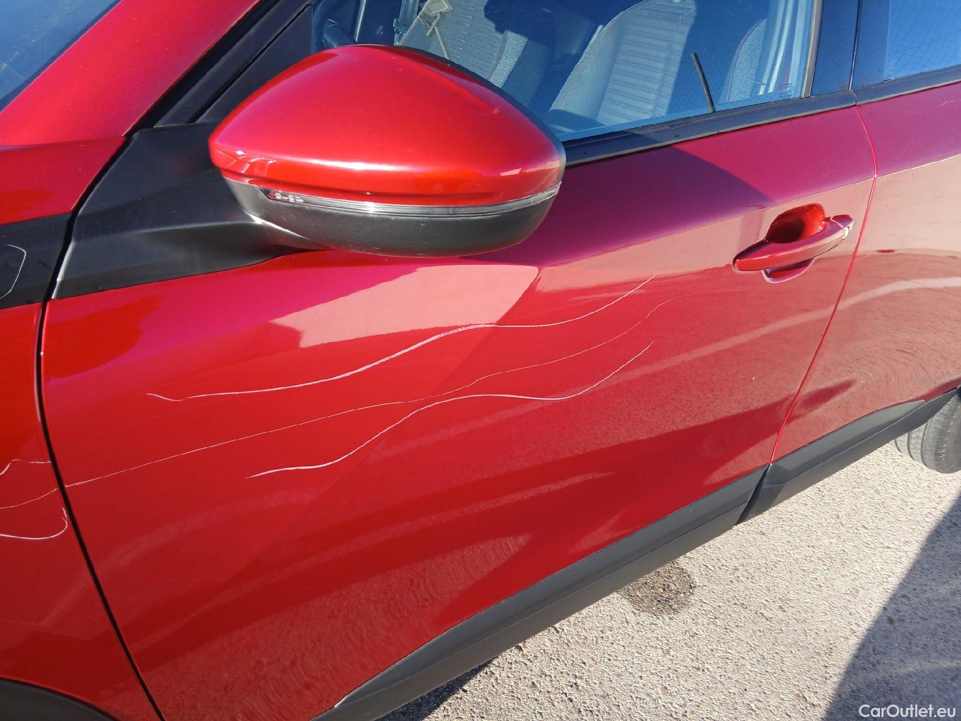  Peugeot  2008 PEUGEOT  / 2019 / 5P / todoterreno Active Pack BlueHDI 81kW (110CV) #18