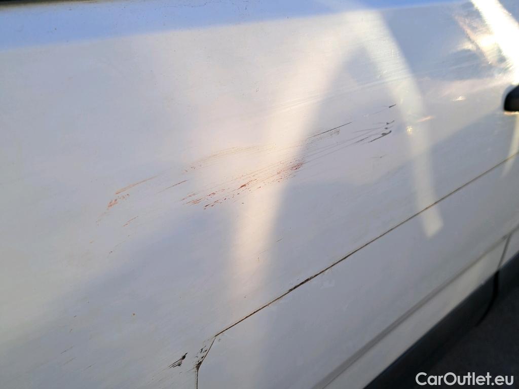  Citroen  Berlingo CITROEN  / 2018 / 4P / combi Talla M BlueHDi 100 LIVE (AC) #16