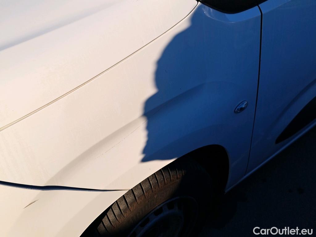  Citroen  Berlingo CITROEN  / 2018 / 4P / combi Talla M BlueHDi 100 LIVE (AC) #29