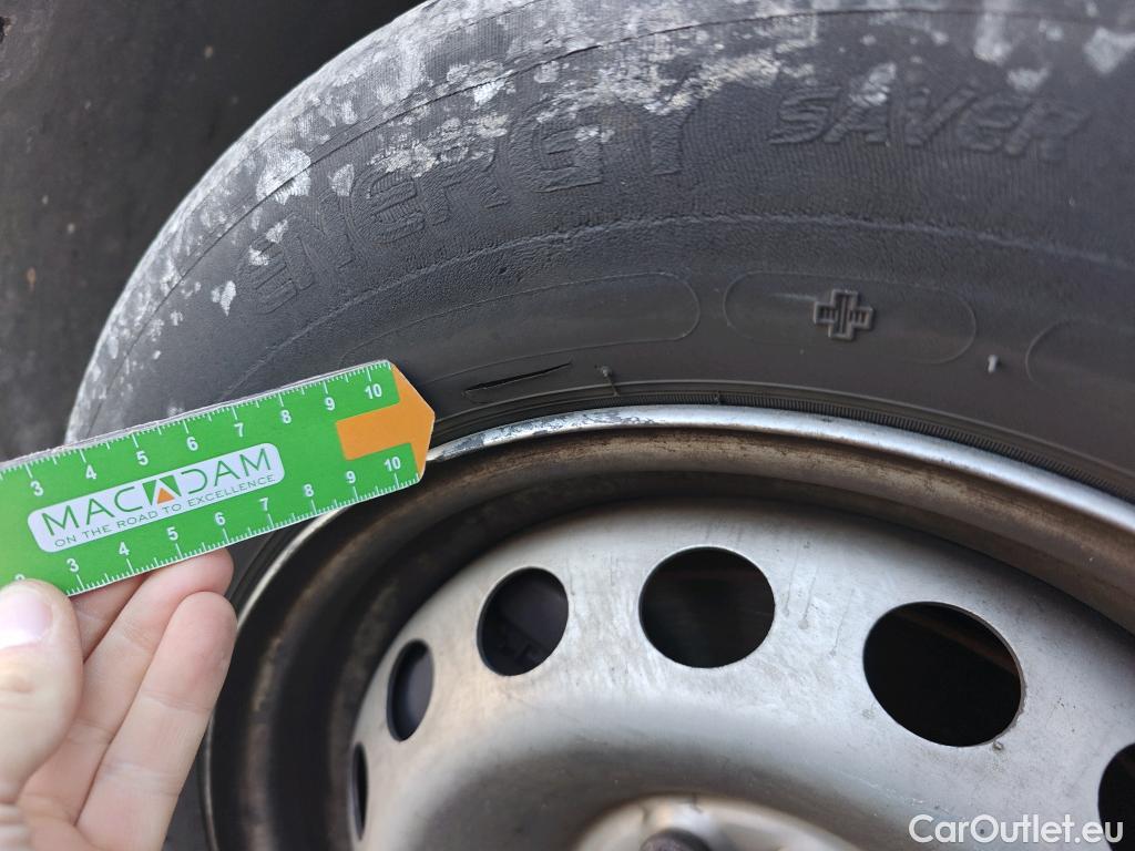  Fiat  Fiorino FIAT  / 2016 / 4P / furgón derivado de turismo Cargo Base N1 1.3 MJet 59 kW (80 CV) #64