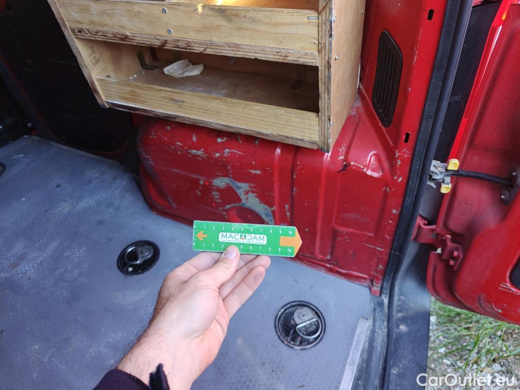  Fiat  Fiorino FIAT  / 2016 / 4P / furgón derivado de turismo Cargo Base N1 1.3 MJet 59 kW (80 CV) #26