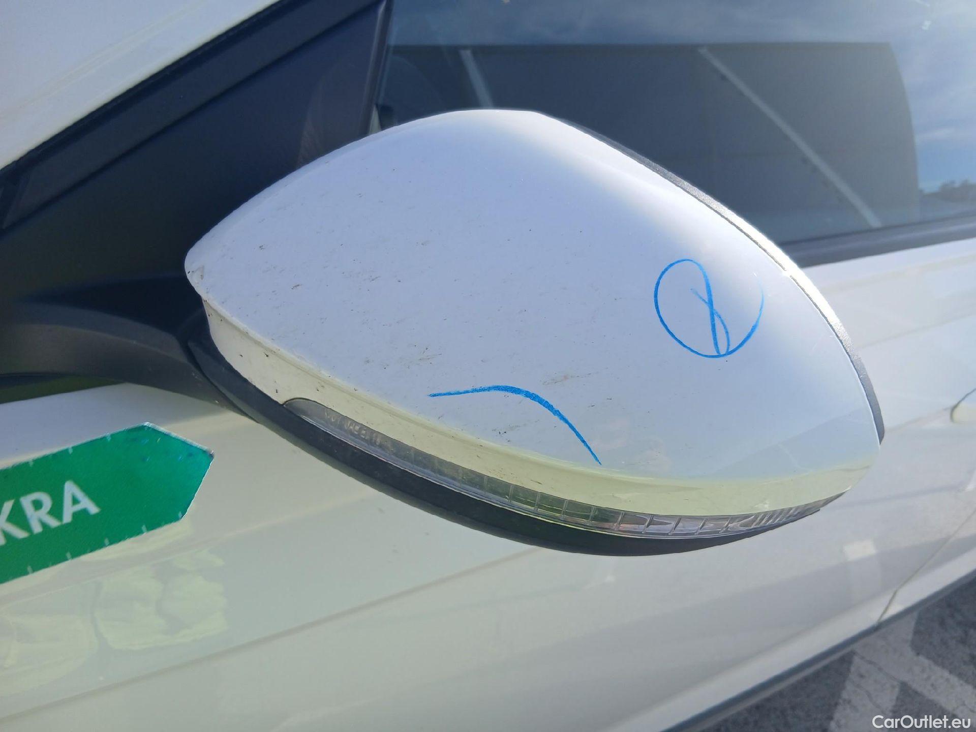  Volkswagen  Taigo VOLKSWAGEN  / 2021 / 5P / todoterreno Life 1.0 TSI 81kW (110CV) #17