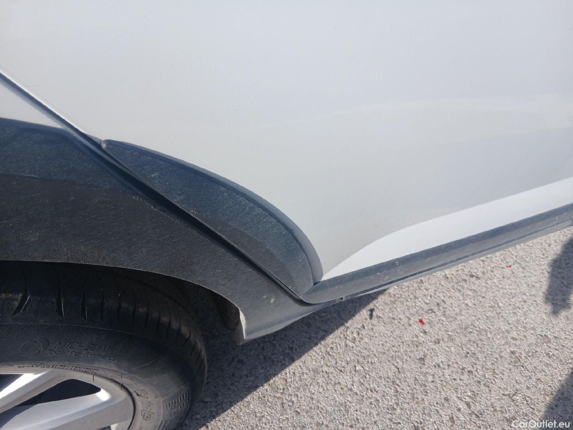  Volkswagen  Taigo VOLKSWAGEN  / 2021 / 5P / todoterreno Life 1.0 TSI 81kW (110CV) #25