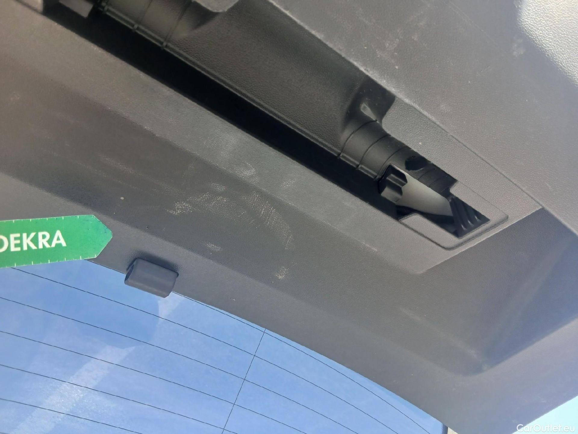  Volkswagen  Taigo VOLKSWAGEN  / 2021 / 5P / todoterreno Life 1.0 TSI 81kW (110CV) #2