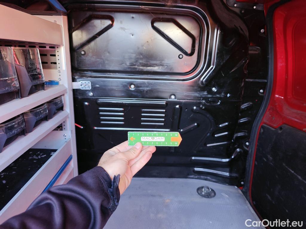  Fiat  Fiorino FIAT  / 2016 / 4P / furgón derivado de turismo Cargo Base N1 1.3 MJet 59 kW (80 CV) #37