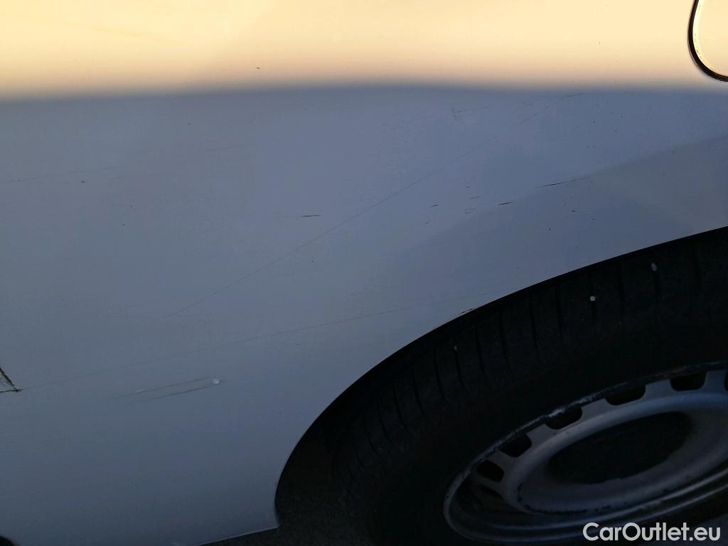  Citroen  Berlingo CITROEN  / 2018 / 4P / combi Talla M BlueHDi 100 LIVE (AC) #13