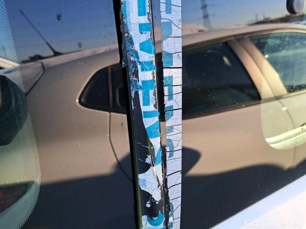  Citroen  Berlingo CITROEN  / 2018 / 4P / combi Talla M BlueHDi 100 LIVE (AC) #22