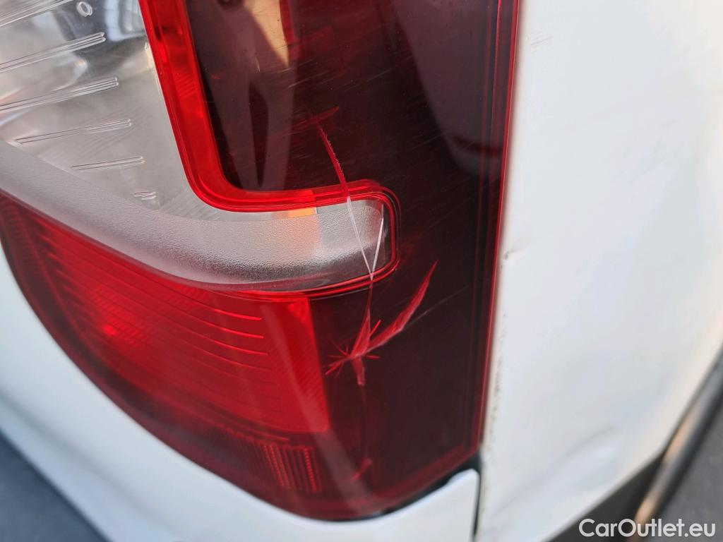  Citroen  Berlingo CITROEN  / 2018 / 4P / combi Talla M BlueHDi 100 LIVE (AC) #26