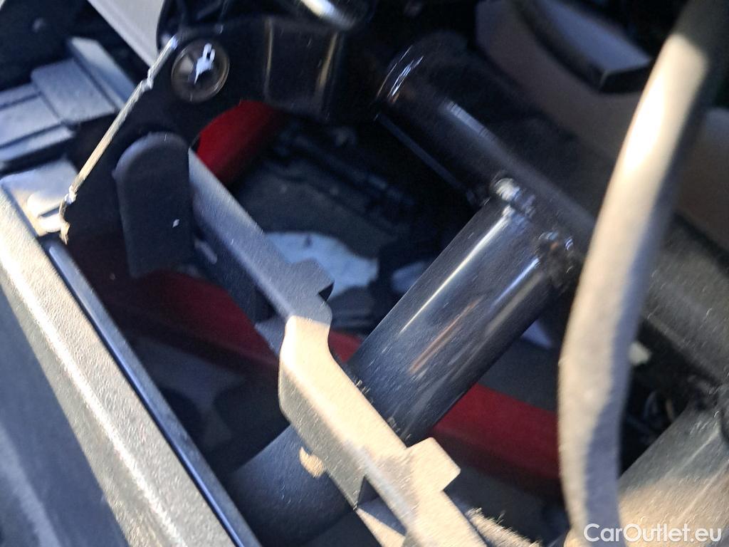  Ford  Transit FORD  / 2013 / 4P / furgón 350 96kW L3H2 Van Trend FWD #37