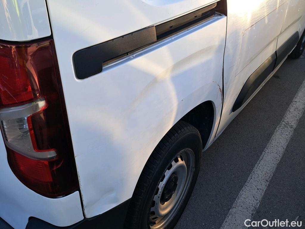  Citroen  Berlingo CITROEN  / 2018 / 4P / combi Talla M BlueHDi 100 LIVE (AC) #7