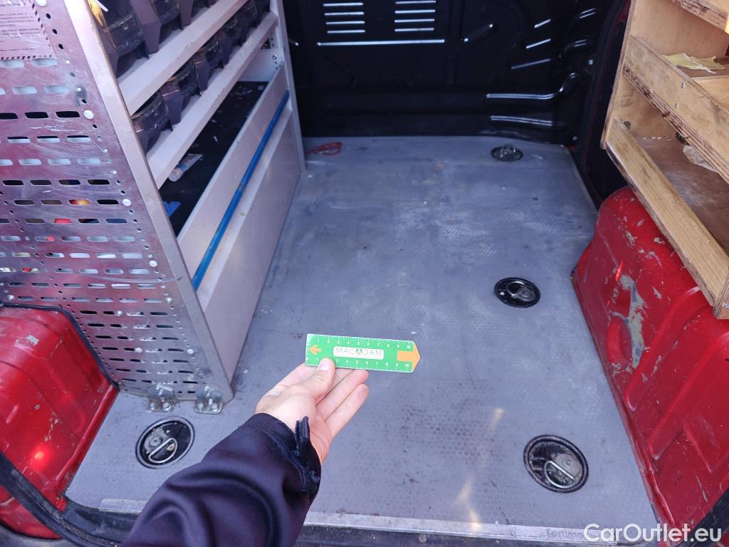  Fiat  Fiorino FIAT  / 2016 / 4P / furgón derivado de turismo Cargo Base N1 1.3 MJet 59 kW (80 CV) #83