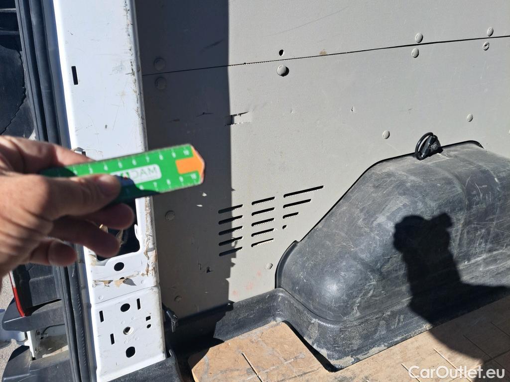  Ford  Transit FORD  / 2013 / 4P / furgón 350 96kW L3H2 Van Trend FWD #33