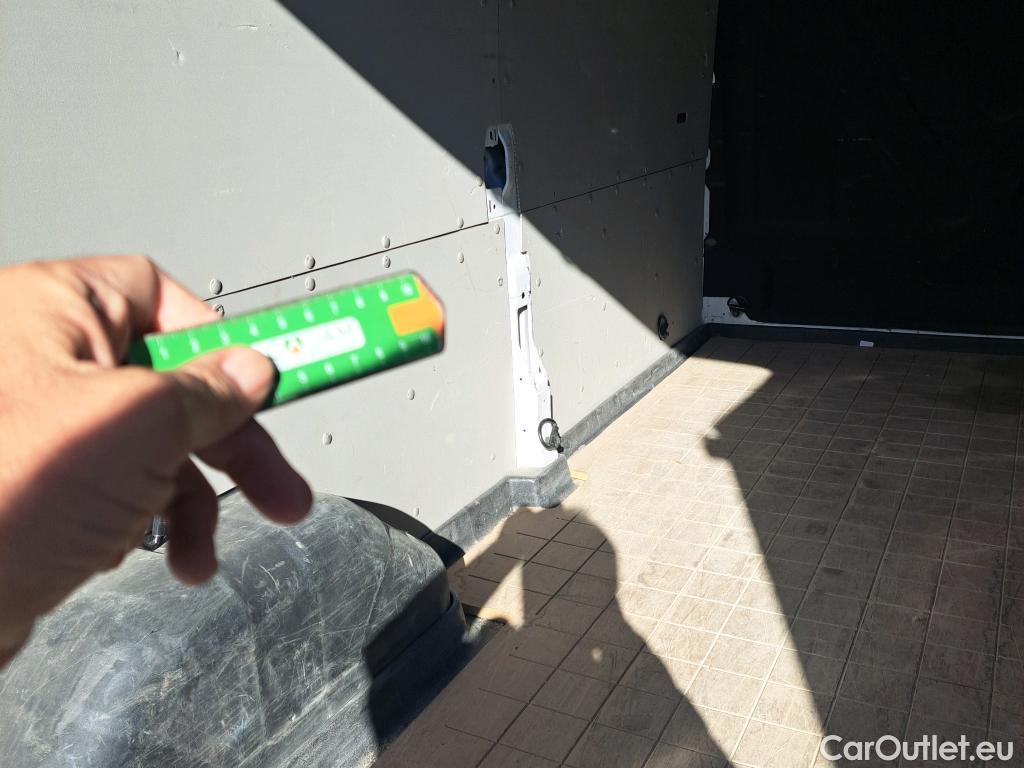  Ford  Transit FORD  / 2013 / 4P / furgón 350 96kW L3H2 Van Trend FWD #54