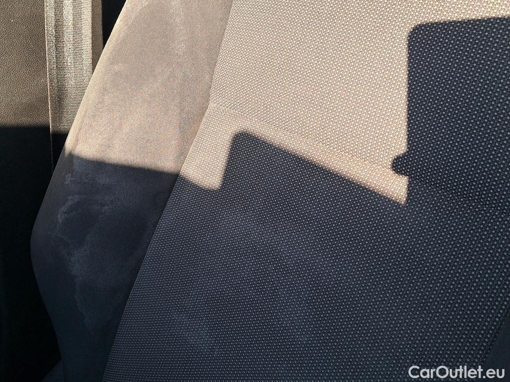  Citroen  Berlingo CITROEN  / 2018 / 4P / combi Talla M BlueHDi 100 LIVE (AC) #40