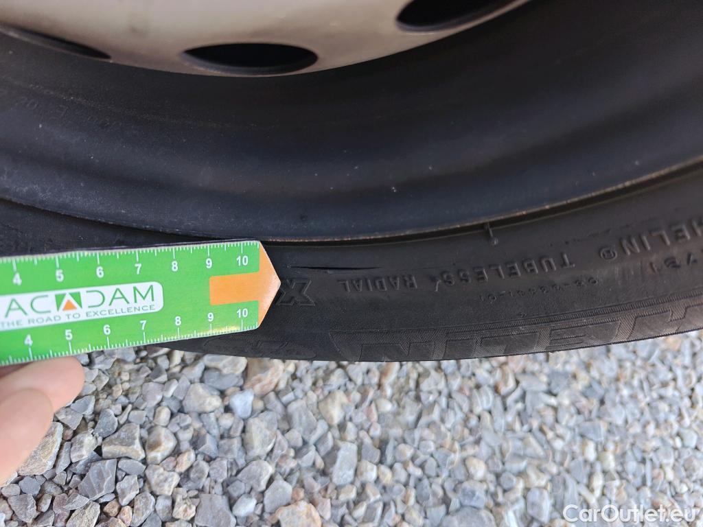  Fiat  Fiorino FIAT  / 2016 / 4P / furgón derivado de turismo Cargo Base N1 1.3 MJet 59 kW (80 CV) #62