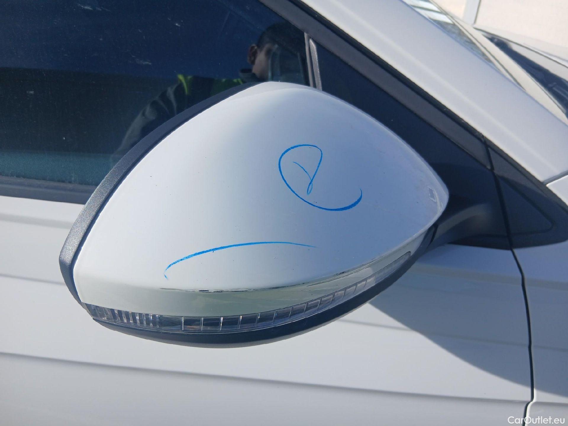  Volkswagen  Taigo VOLKSWAGEN  / 2021 / 5P / todoterreno Life 1.0 TSI 81kW (110CV) #27