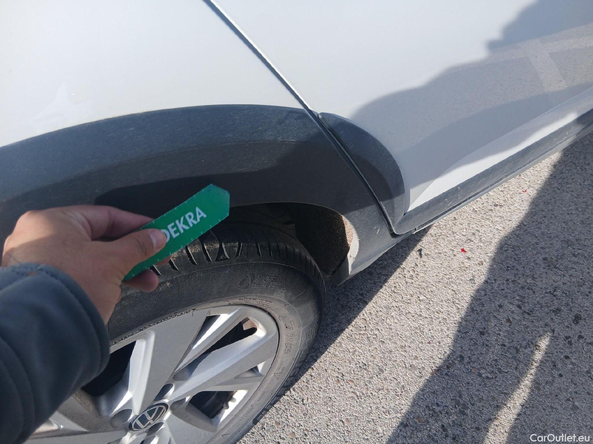  Volkswagen  Taigo VOLKSWAGEN  / 2021 / 5P / todoterreno Life 1.0 TSI 81kW (110CV) #23