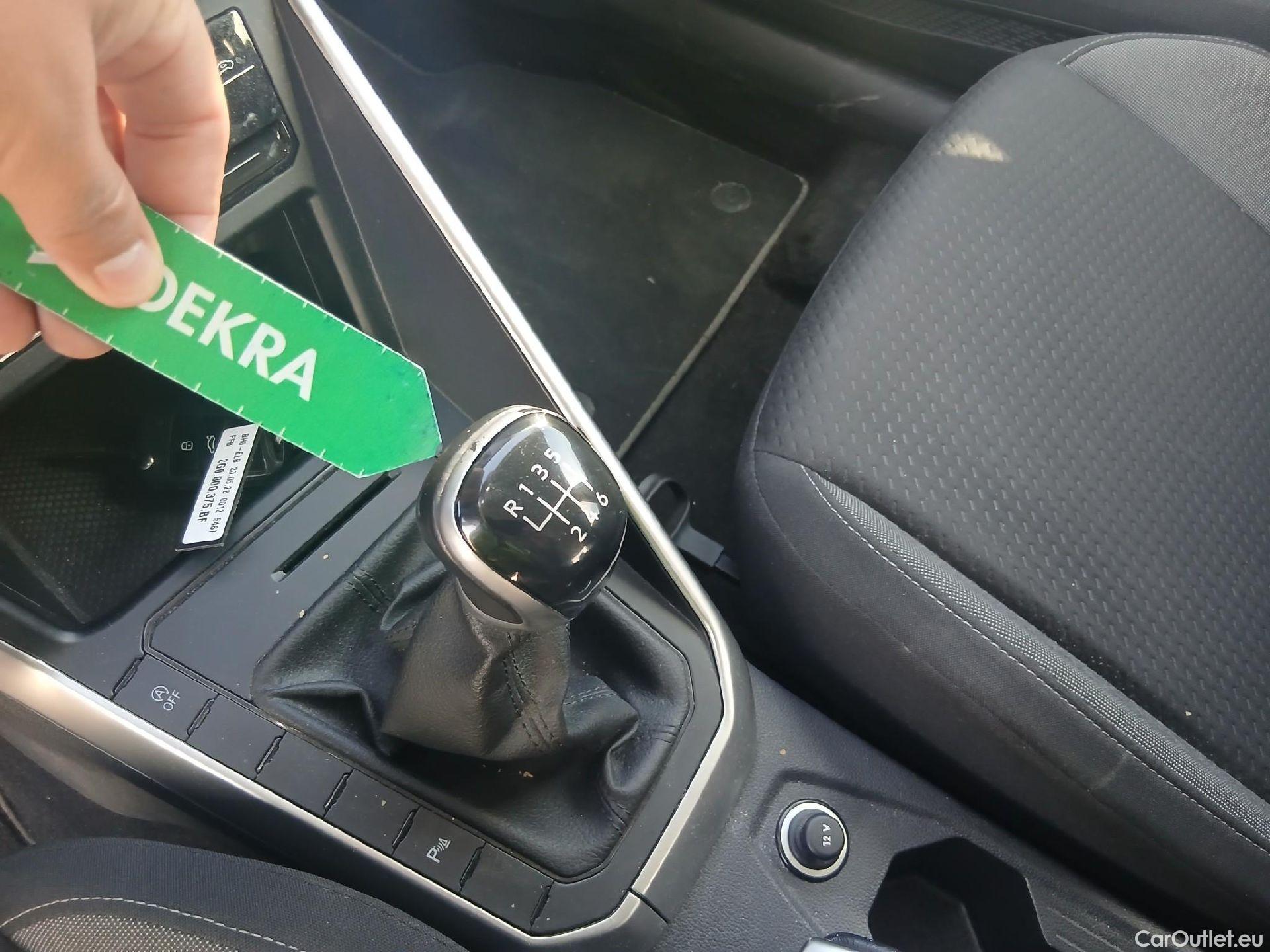  Volkswagen  Taigo VOLKSWAGEN  / 2021 / 5P / todoterreno Life 1.0 TSI 81kW (110CV) #8