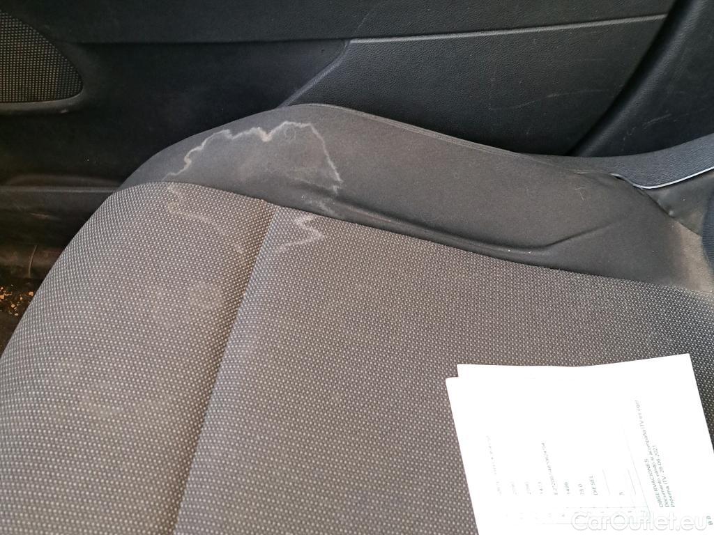  Citroen  Berlingo CITROEN  / 2018 / 4P / combi Talla M BlueHDi 100 LIVE (AC) #39