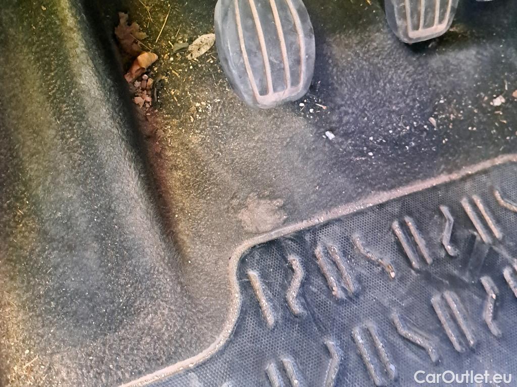  Citroen  Berlingo CITROEN  / 2018 / 4P / combi Talla M BlueHDi 100 LIVE (AC) #38