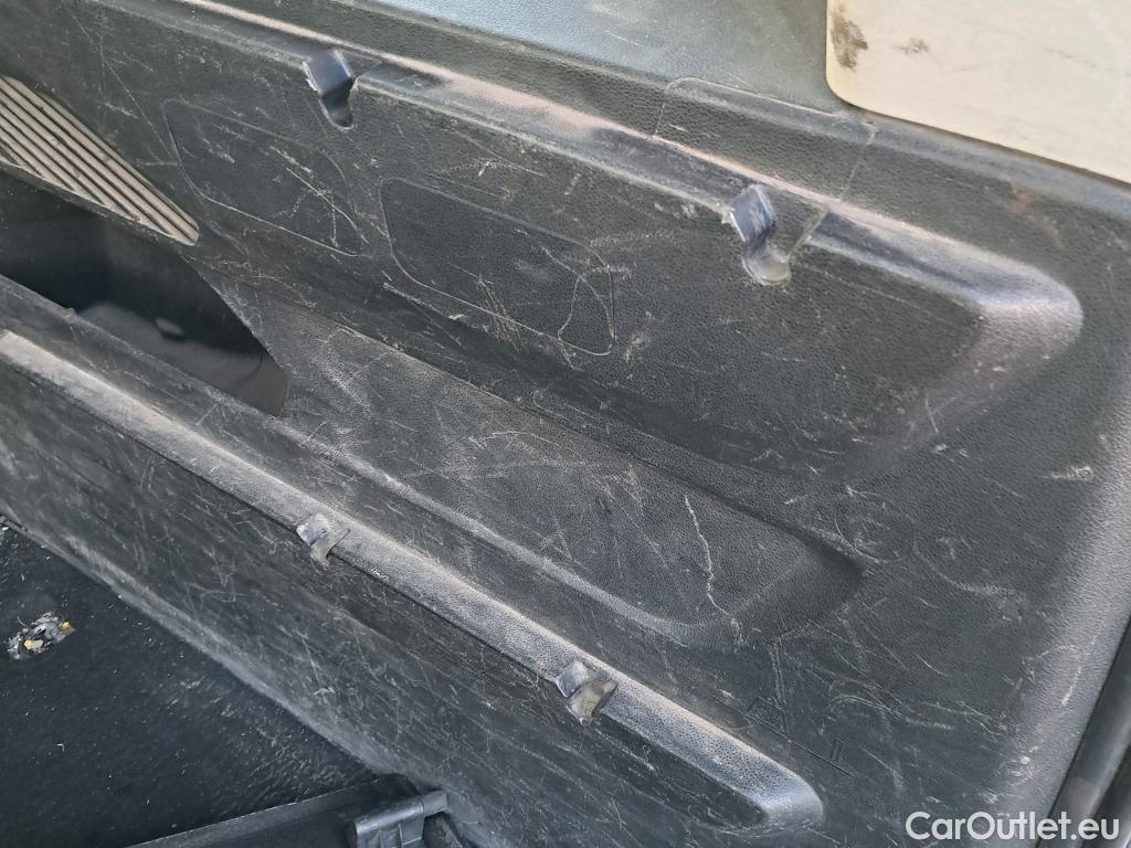  Citroen  Berlingo CITROEN  / 2018 / 4P / combi Talla M BlueHDi 100 LIVE (AC) #43