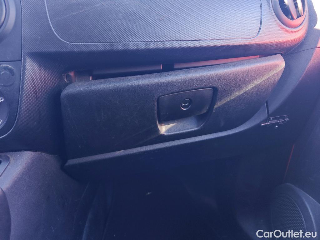  Fiat  Fiorino FIAT  / 2016 / 4P / furgón derivado de turismo Cargo Base N1 1.3 MJet 59 kW (80 CV) #70