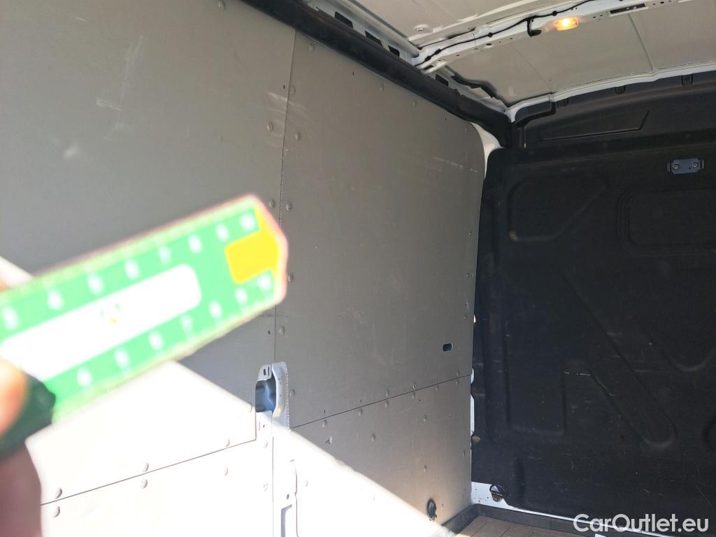  Ford  Transit FORD  / 2013 / 4P / furgón 350 96kW L3H2 Van Trend FWD #57