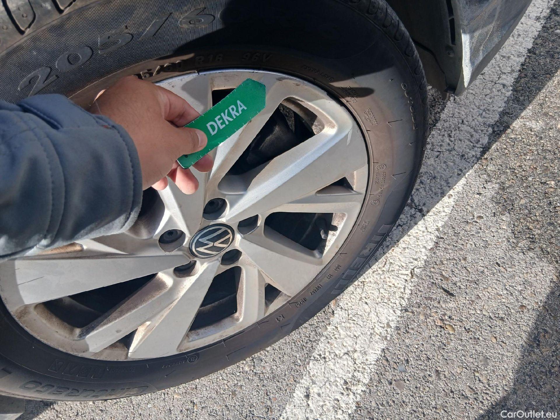  Volkswagen  Taigo VOLKSWAGEN  / 2021 / 5P / todoterreno Life 1.0 TSI 81kW (110CV) #29