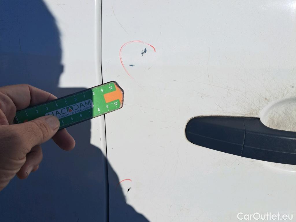  Ford  Transit FORD  / 2013 / 4P / furgón 350 96kW L3H2 Van Trend FWD #32