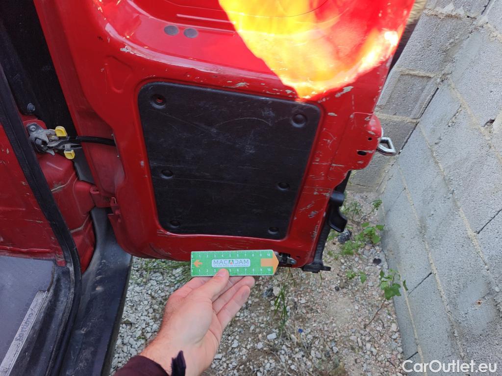  Fiat  Fiorino FIAT  / 2016 / 4P / furgón derivado de turismo Cargo Base N1 1.3 MJet 59 kW (80 CV) #27