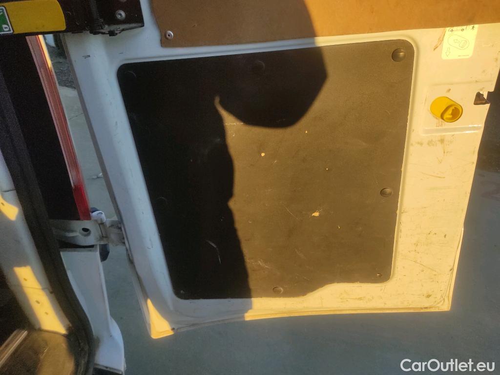  Ford  Transit FORD  Custom / 2012 / 4P / combi Mixto 2.0 TDCI 96kW 320 L1 Trend MHEV #13