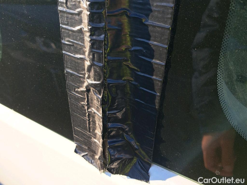  Citroen  Berlingo CITROEN  / 2018 / 4P / combi Talla M BlueHDi 100 LIVE (AC) #20