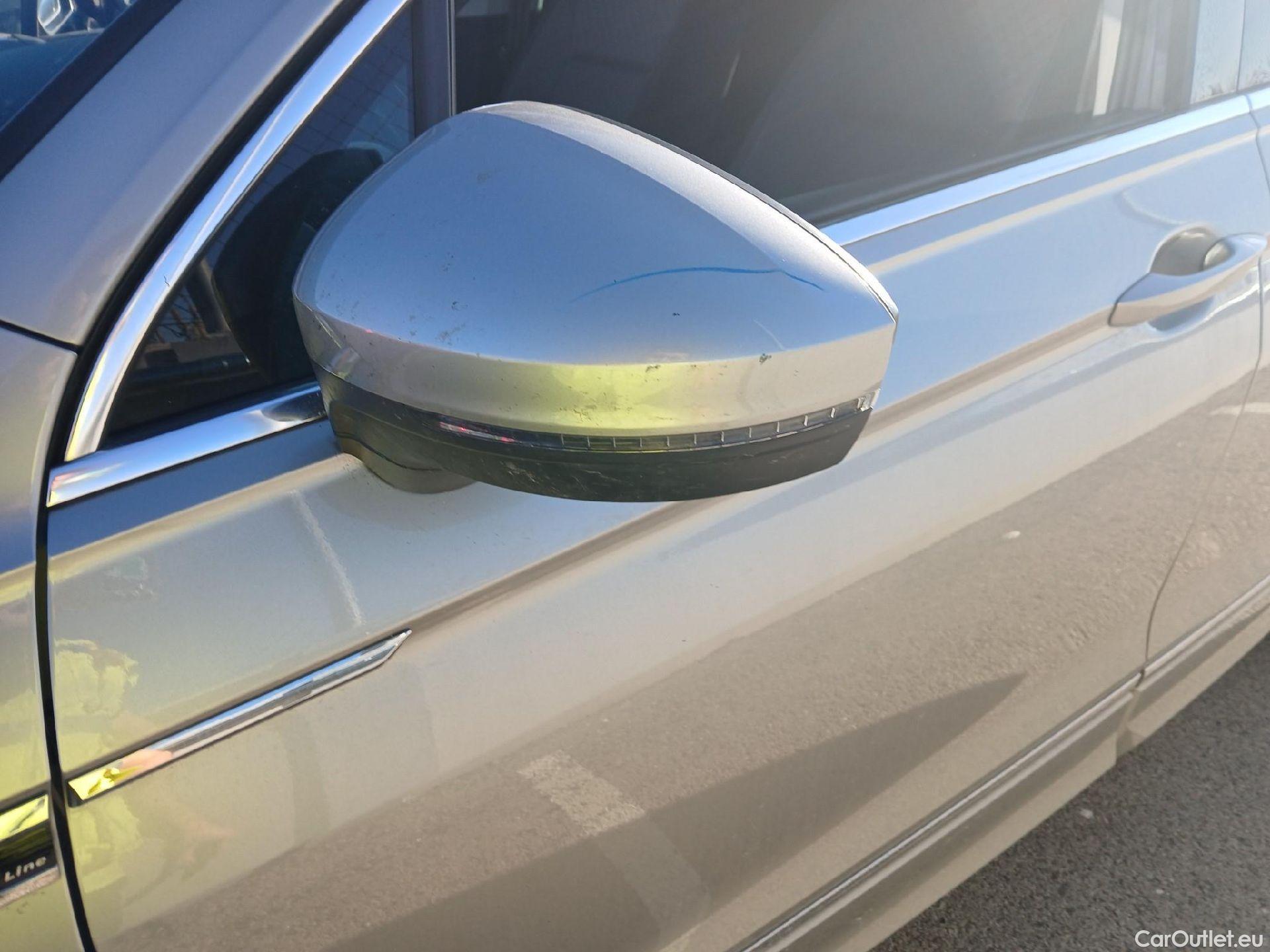  Volkswagen  Tiguan VOLKSWAGEN  / 2016 / 5P / todoterreno Advance 2.0 TDI 110kW (150CV) DSG #8