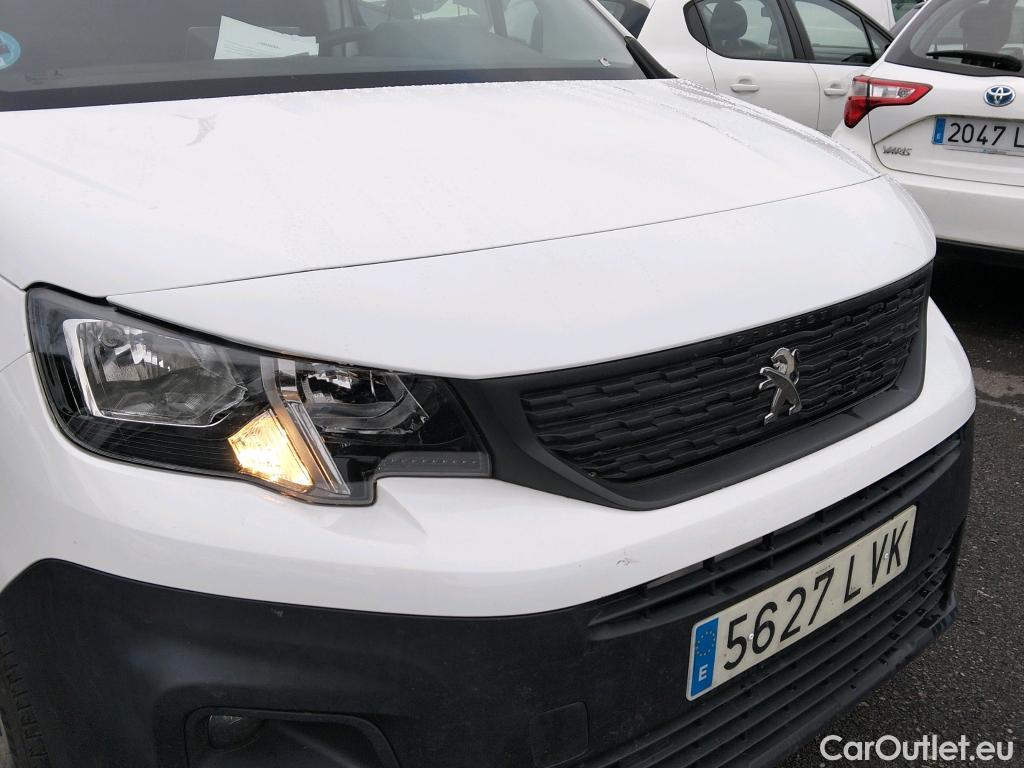  Peugeot  Partner PEUGEOT  / 2018 / 4P / furgón derivado de turismo Premium Standard 600kg BlueHDi 73kW #21