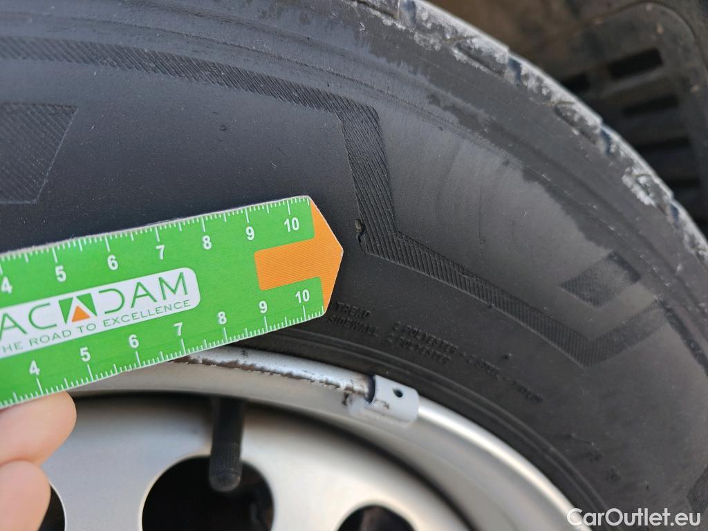  Opel  Vivaro OPEL  / 2019 / 4P / furgón 1.5 Diésel 74kW (100CV) M Std Express #33