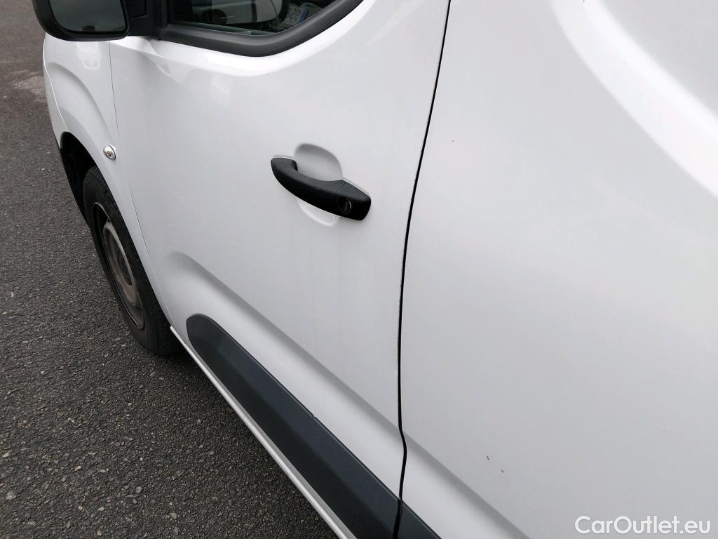  Peugeot  Partner PEUGEOT  / 2018 / 4P / furgón derivado de turismo Premium Standard 600kg BlueHDi 73kW #3