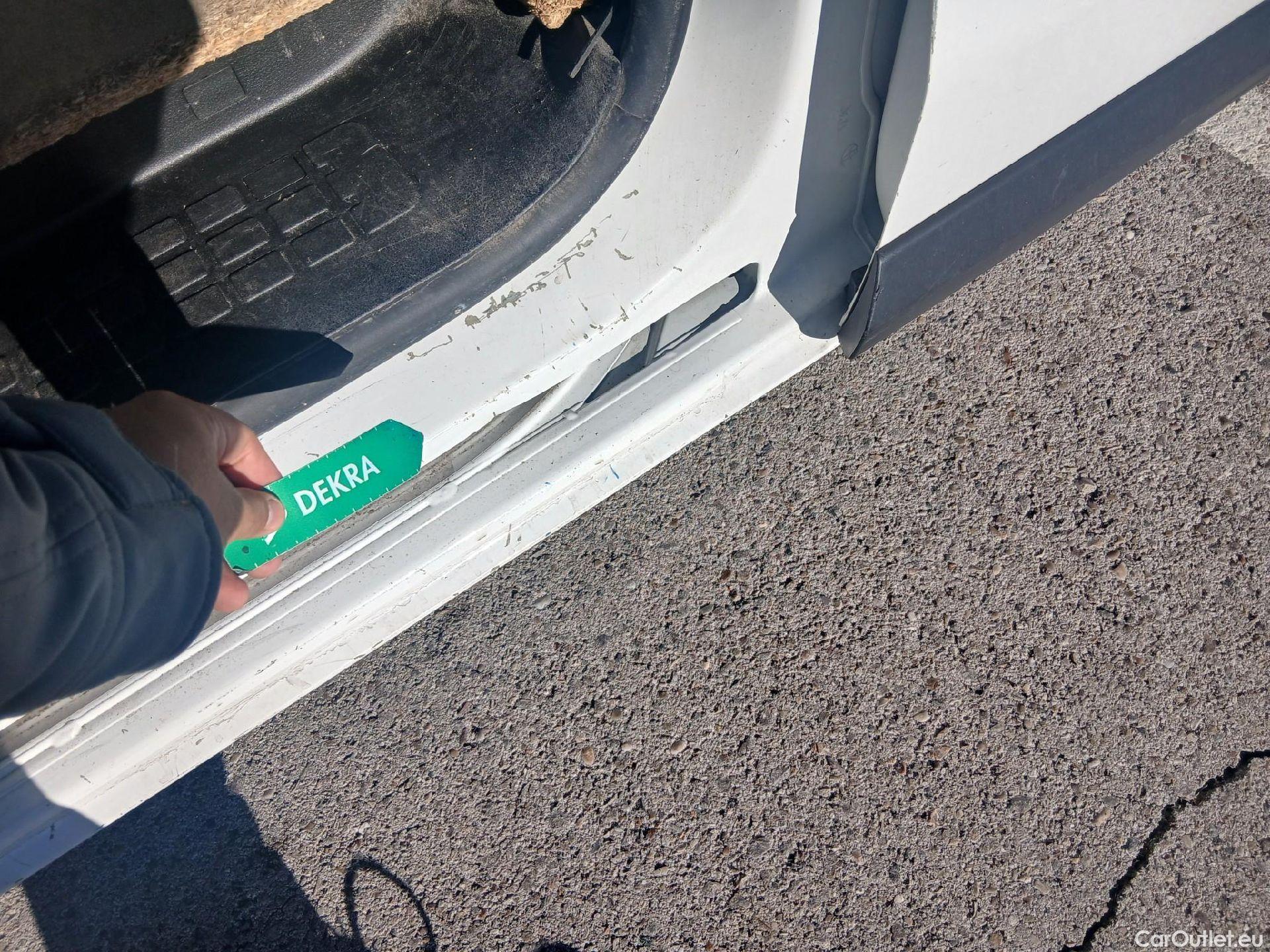  Opel  Vivaro OPEL  / 2019 / 4P / furgón 1.5 Diésel 74kW(100CV)M Std Exp #48