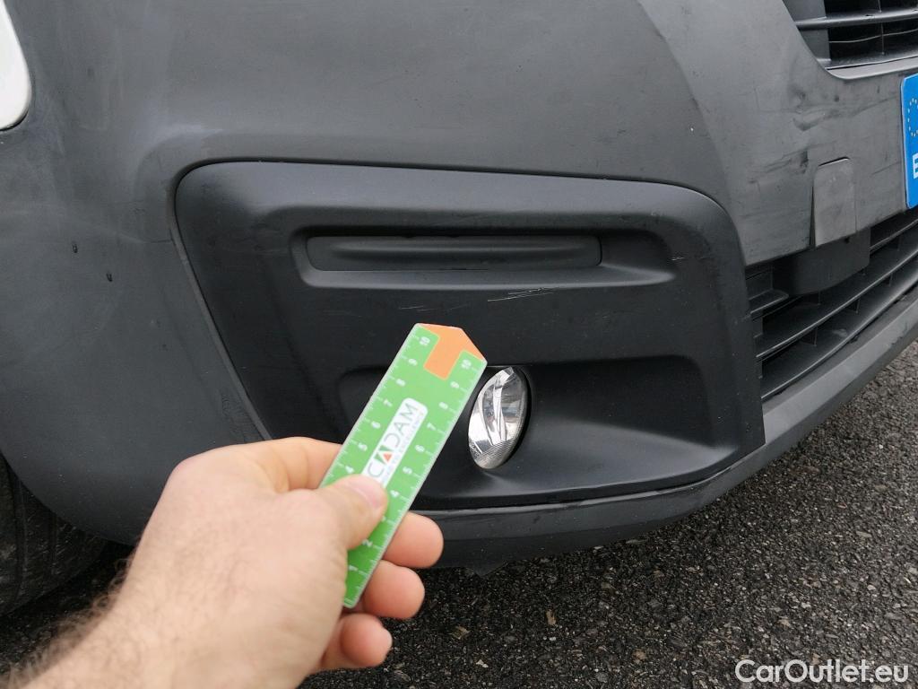  Peugeot  Partner PEUGEOT  / 2015 / 3P / furgón derivado de turismo Furgón Confort L1 BlueHDi 73KW (100CV) #52