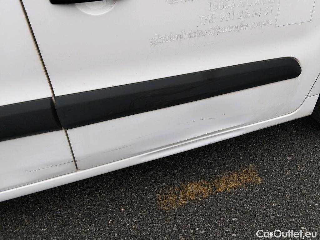  Peugeot  Partner PEUGEOT  / 2015 / 3P / furgón derivado de turismo Furgón Confort L1 BlueHDi 73KW (100CV) #19