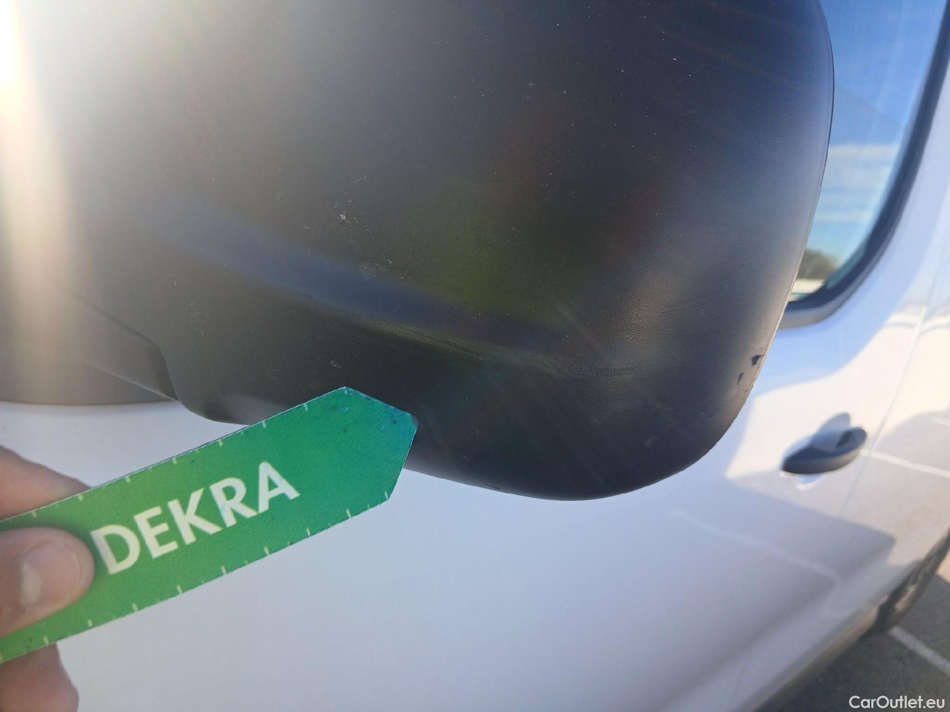  Opel  Vivaro OPEL  / 2019 / 4P / furgón 1.5 Diésel 74kW(100CV)M Std Exp #26