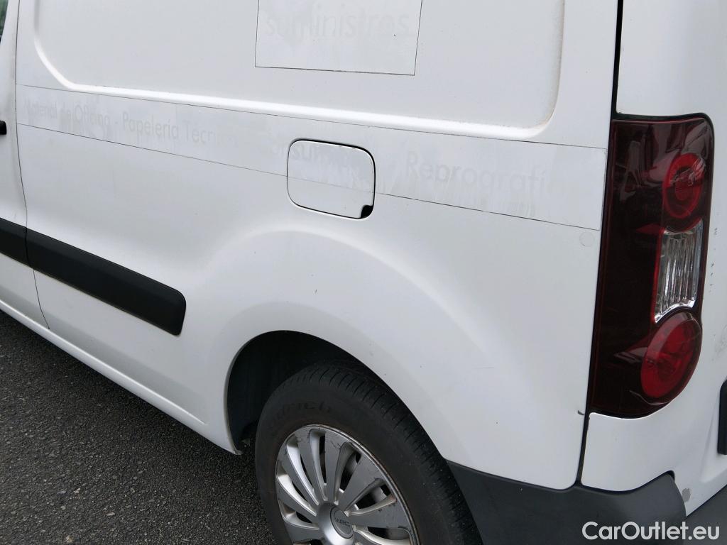 Peugeot  Partner PEUGEOT  / 2015 / 3P / furgón derivado de turismo Furgón Confort L1 BlueHDi 73KW (100CV) #65