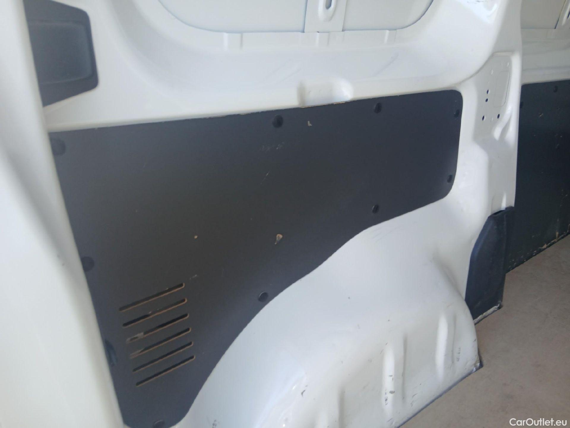  Opel  Vivaro OPEL  / 2019 / 4P / furgón 1.5 Diésel 74kW(100CV)M Std Exp #7