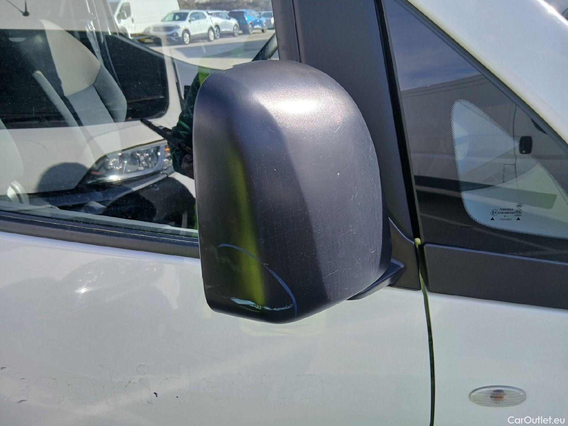  Nissan  NV200 NISSAN e- / 2009 / 5P / furgón Furgón 5p 40 kWh COMFORT #31