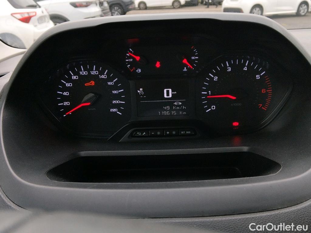  Peugeot  Partner PEUGEOT  / 2018 / 4P / furgón derivado de turismo Premium Standard 600kg BlueHDi 73kW #17