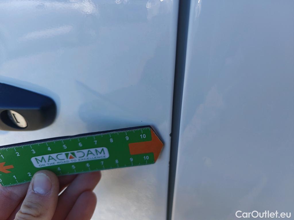  Opel  Vivaro OPEL  / 2019 / 4P / furgón 1.5 Diésel 74kW (100CV) M Std Express #63